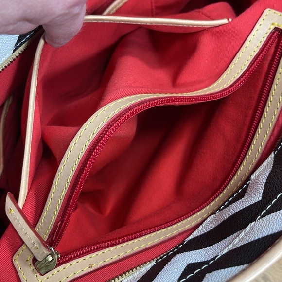 DOONEY & BOURKE CHEVRON LARGE SHOPPER TOTE - Picture 14 of 16